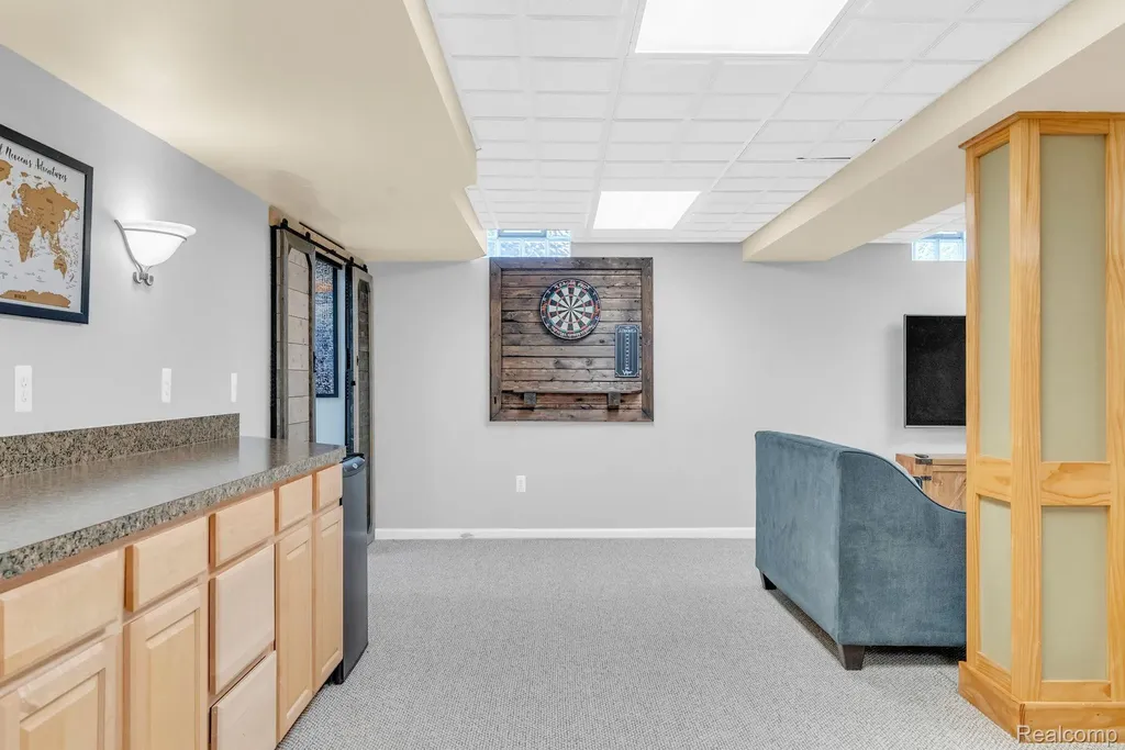 5610 Ortman Drive Sterling Heights City MI 48314