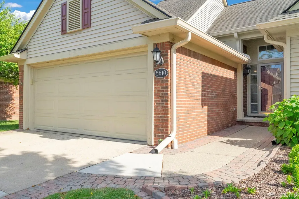 5610 Ortman Drive Sterling Heights City MI 48314