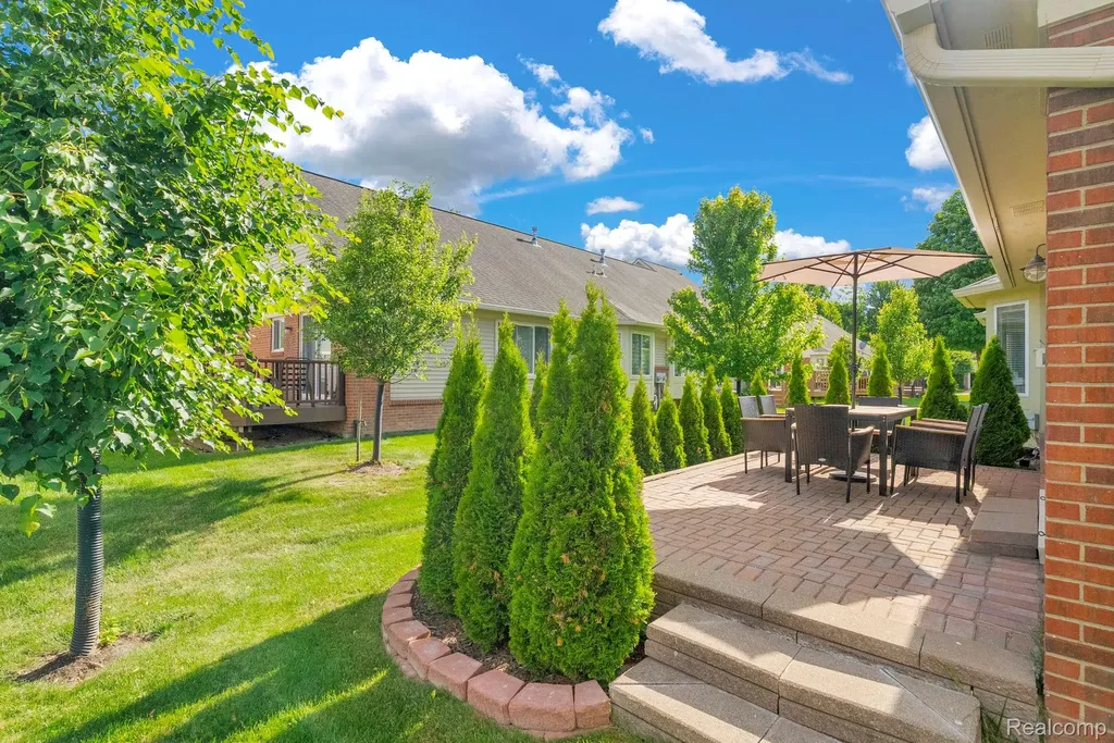 5610 Ortman Drive Sterling Heights City MI 48314