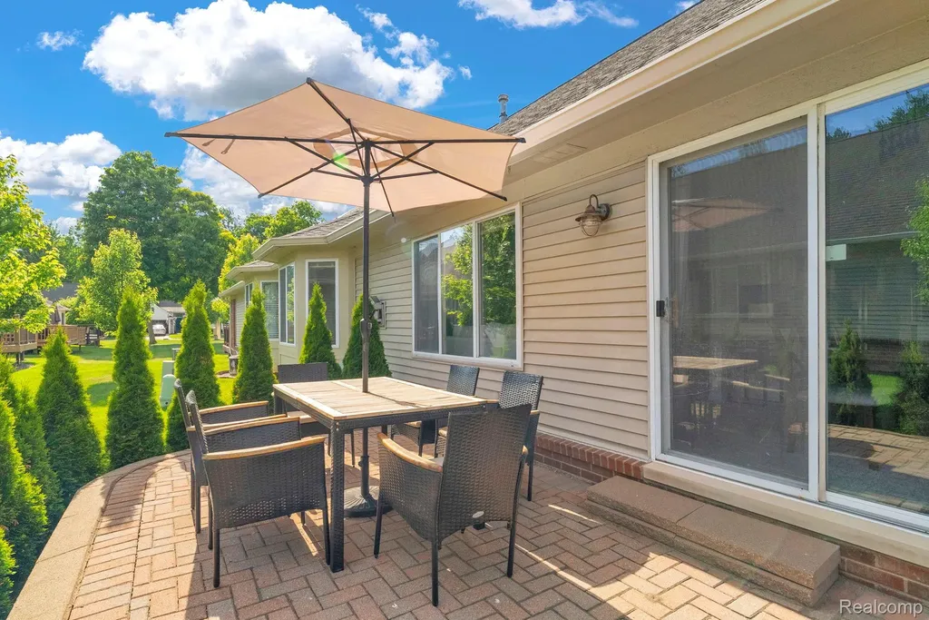 5610 Ortman Drive Sterling Heights City MI 48314