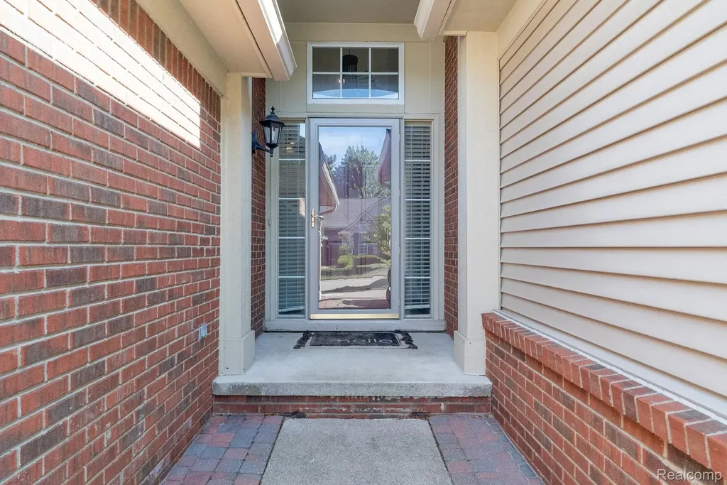 5610 Ortman Drive Sterling Heights City MI 48314