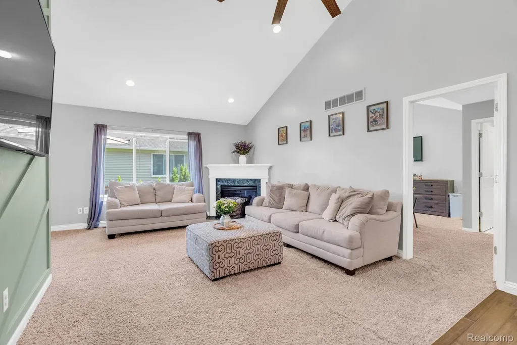 5610 Ortman Drive Sterling Heights City MI 48314