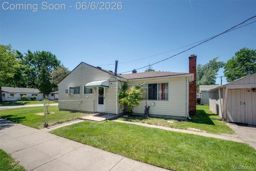 15251 Wildwood Street Roseville City MI 48066