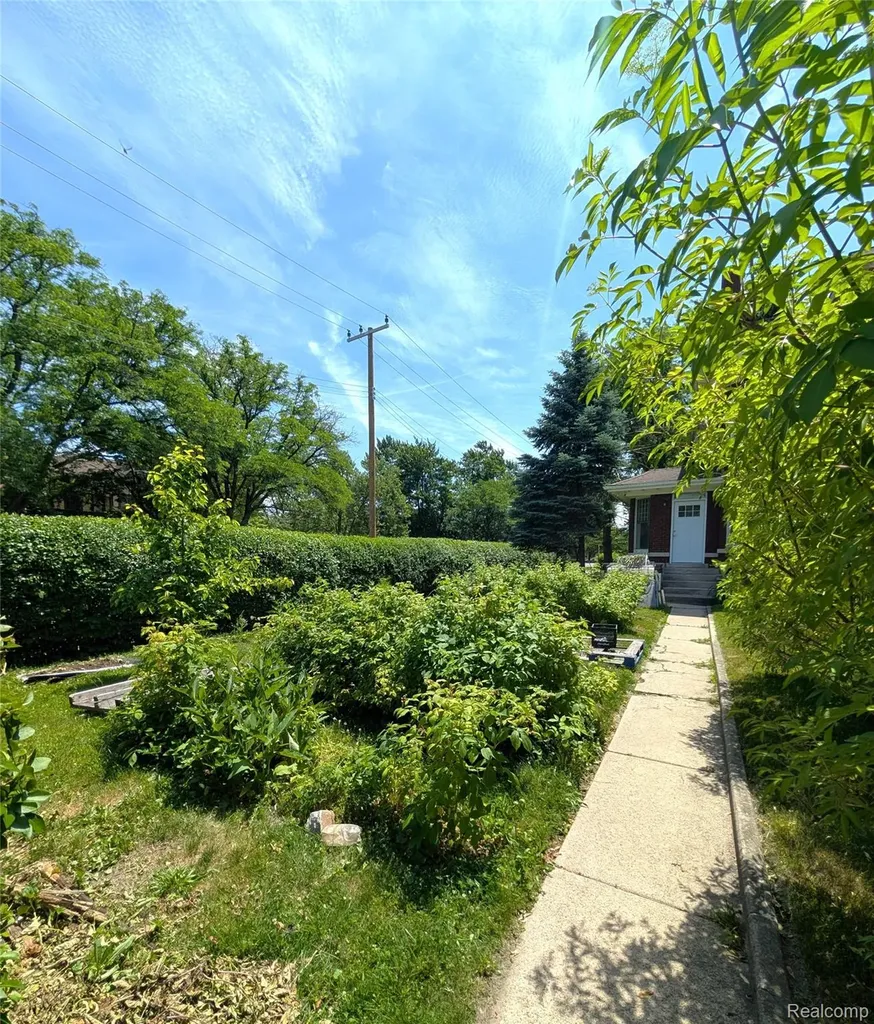 2400 Edison Street Detroit City MI 48206