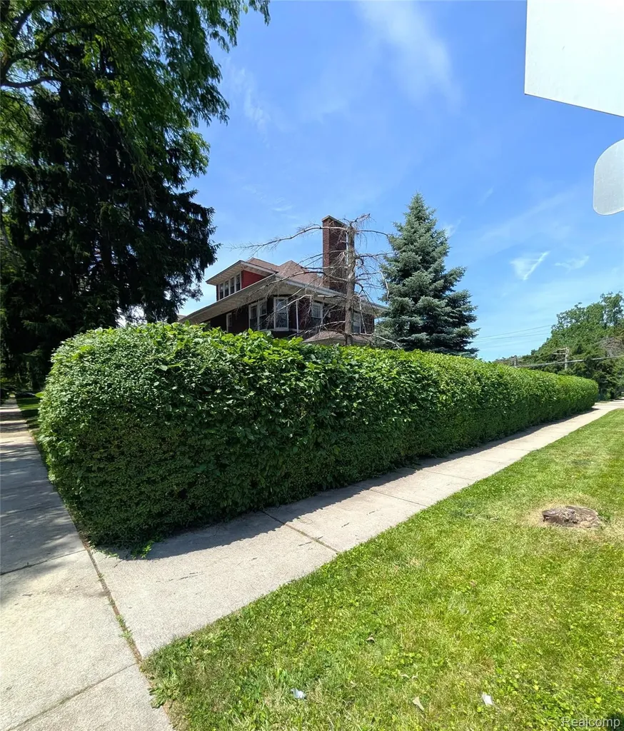 2400 Edison Street Detroit City MI 48206