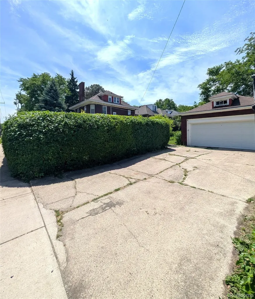 2400 Edison Street Detroit City MI 48206