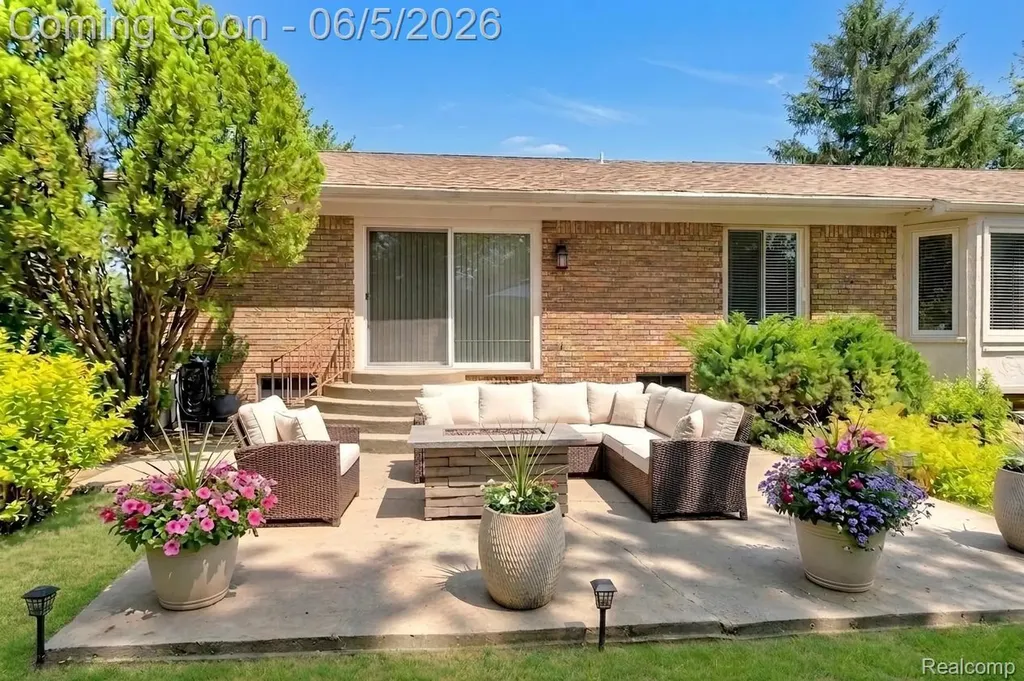 36615 Almond Circle Farmington Hills City MI 48335