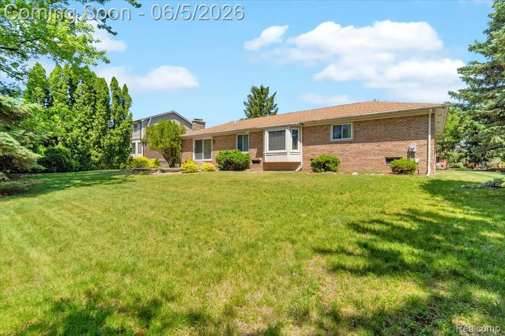 36615 Almond Circle Farmington Hills City MI 48335