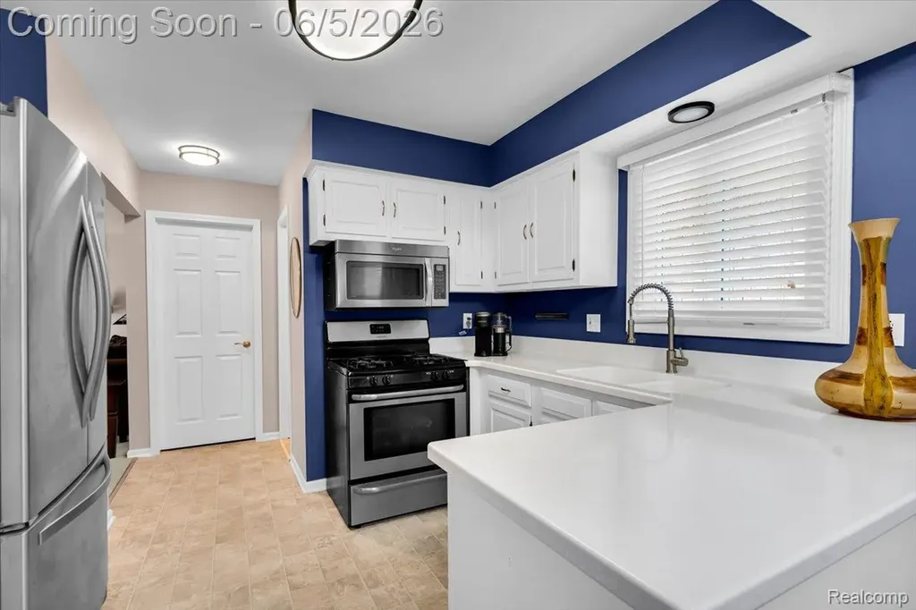 36615 Almond Circle Farmington Hills City MI 48335