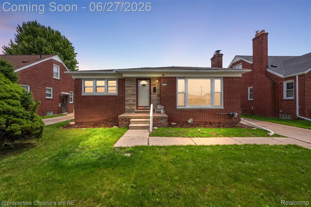 15654 Juliana Avenue Eastpointe City MI 48021