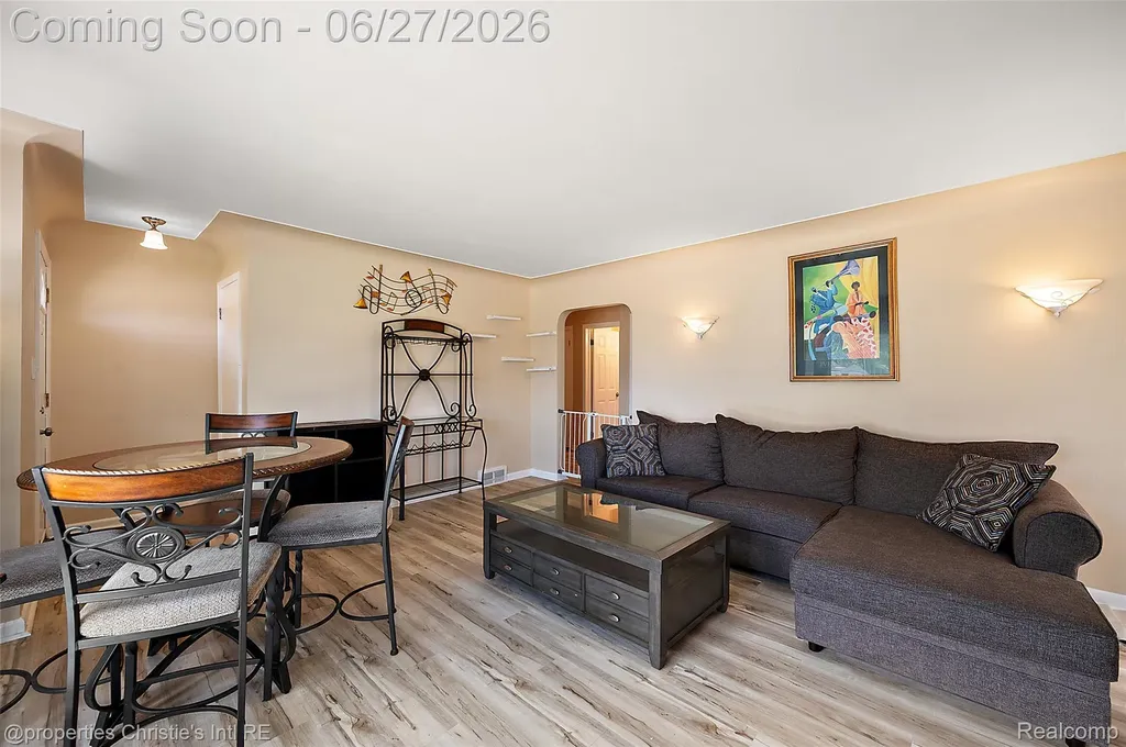 15654 Juliana Avenue Eastpointe City MI 48021