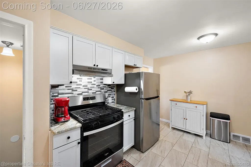 15654 Juliana Avenue Eastpointe City MI 48021
