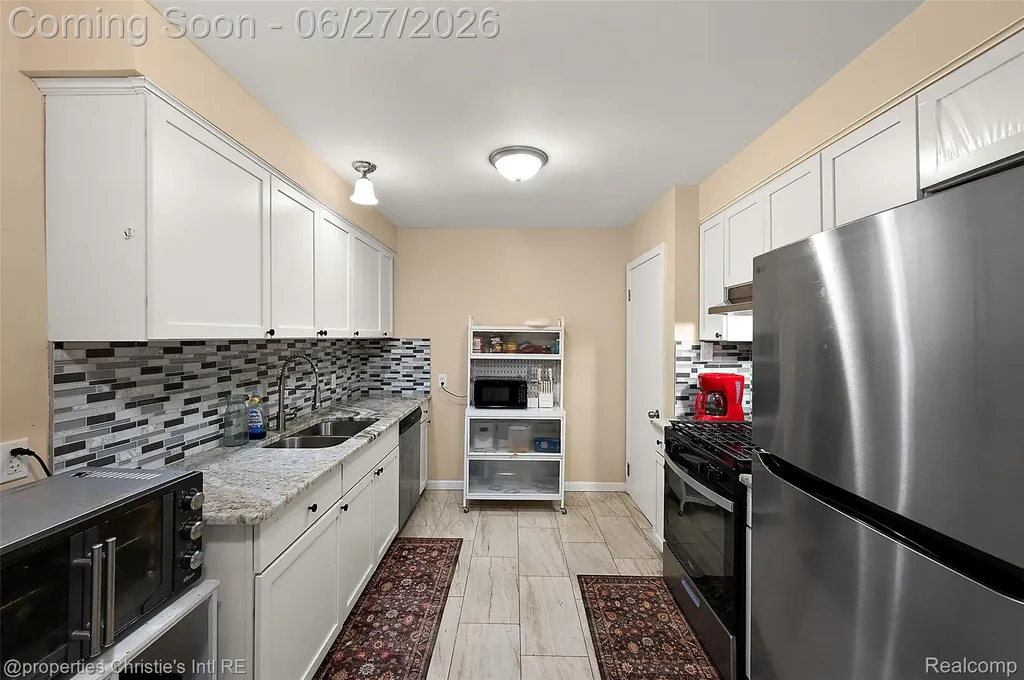 15654 Juliana Avenue Eastpointe City MI 48021
