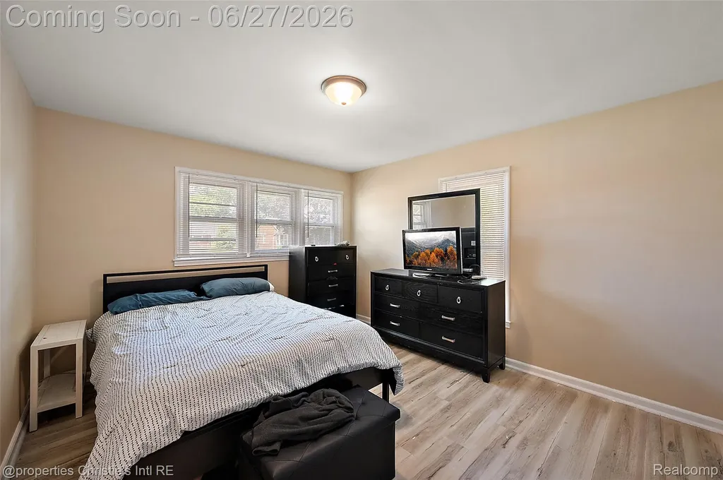 15654 Juliana Avenue Eastpointe City MI 48021