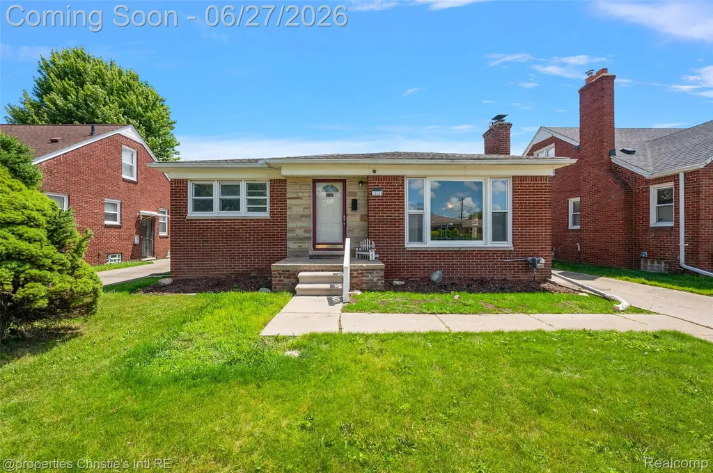15654 Juliana Avenue Eastpointe City MI 48021