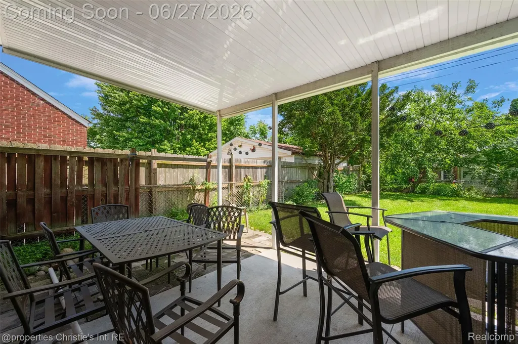 15654 Juliana Avenue Eastpointe City MI 48021