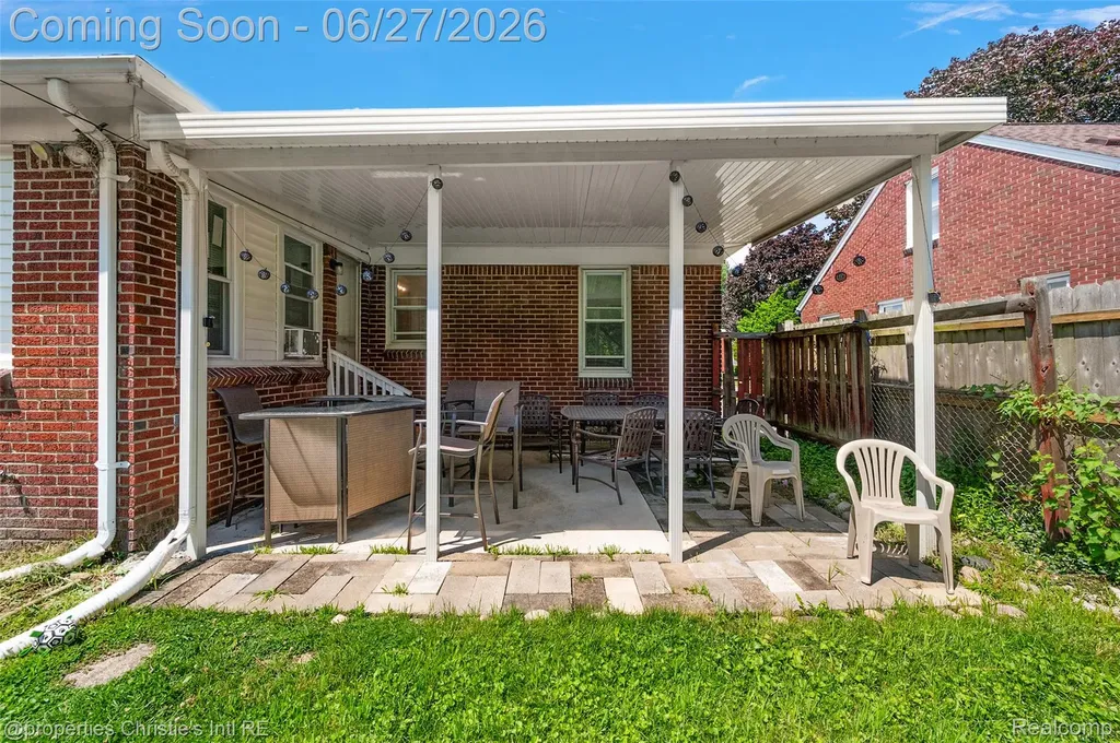15654 Juliana Avenue Eastpointe City MI 48021