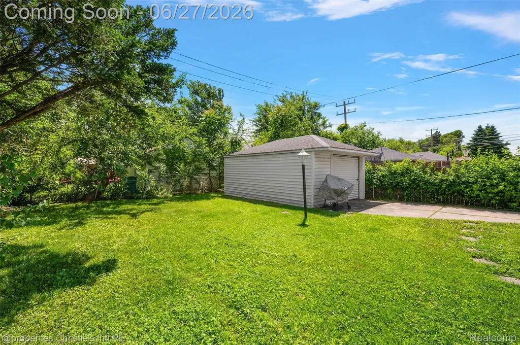 15654 Juliana Avenue Eastpointe City MI 48021