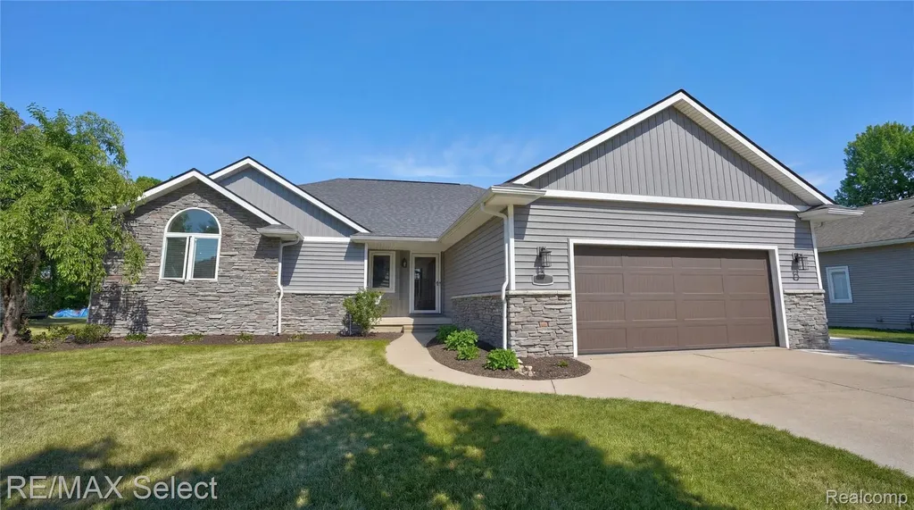 2288 Lost Creek Drive Clayton Charter Township MI 48433