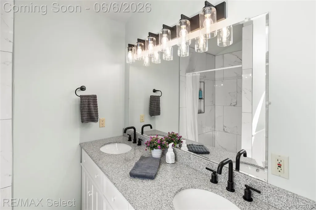 2288 Lost Creek Drive Clayton Charter Township MI 48433