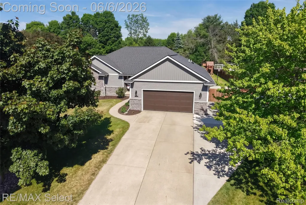 2288 Lost Creek Drive Clayton Charter Township MI 48433