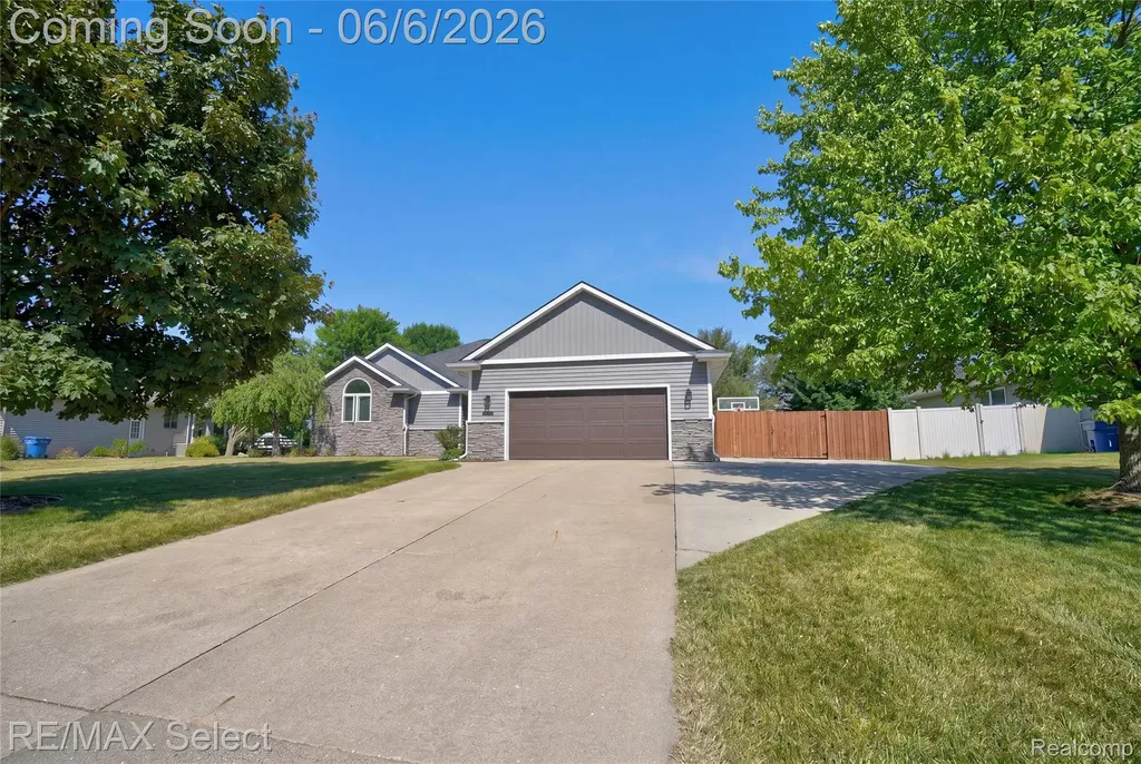 2288 Lost Creek Drive Clayton Charter Township MI 48433