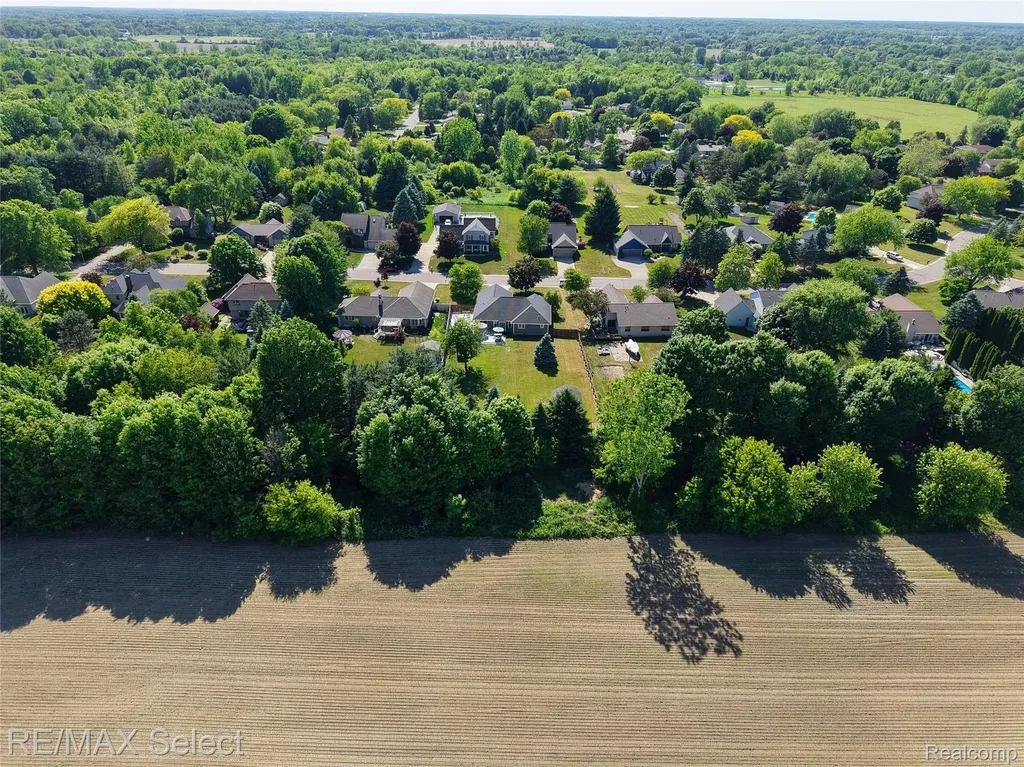 2288 Lost Creek Drive Clayton Charter Township MI 48433