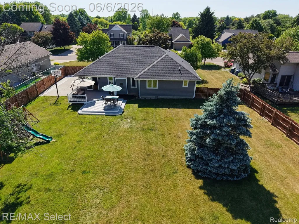 2288 Lost Creek Drive Clayton Charter Township MI 48433