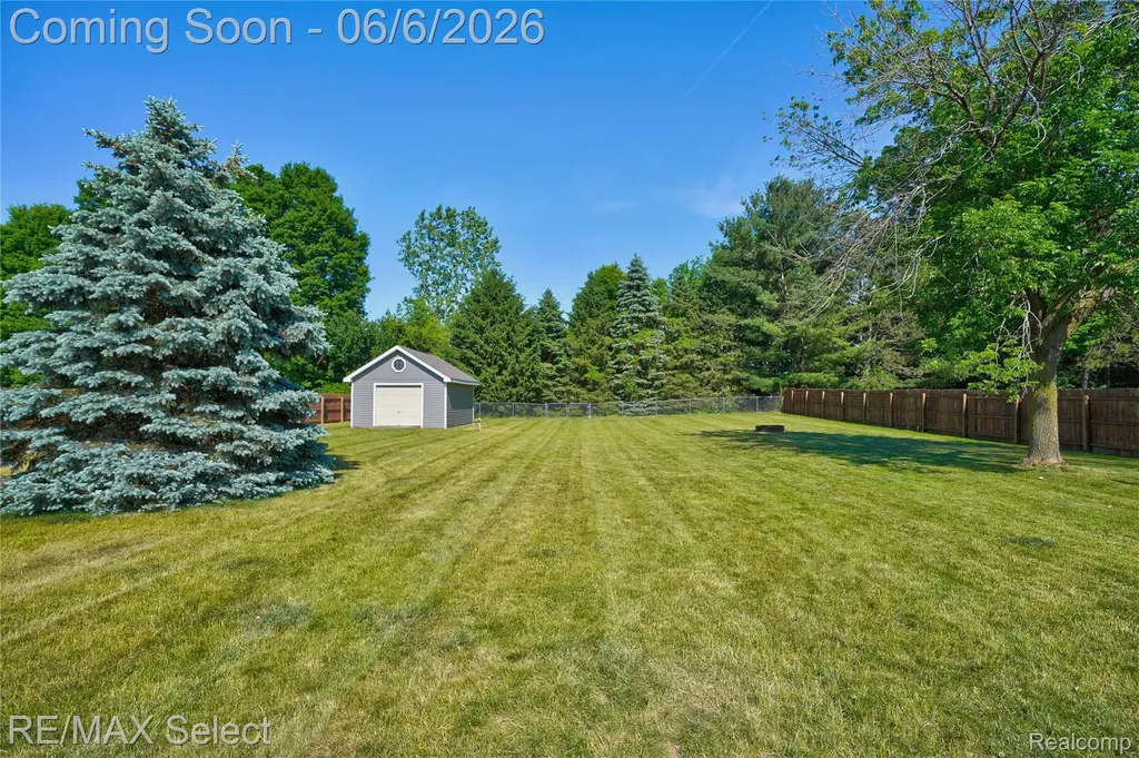 2288 Lost Creek Drive Clayton Charter Township MI 48433