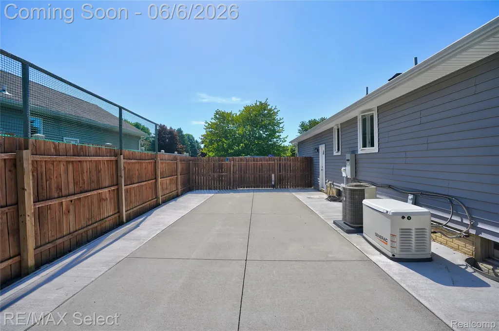 2288 Lost Creek Drive Clayton Charter Township MI 48433