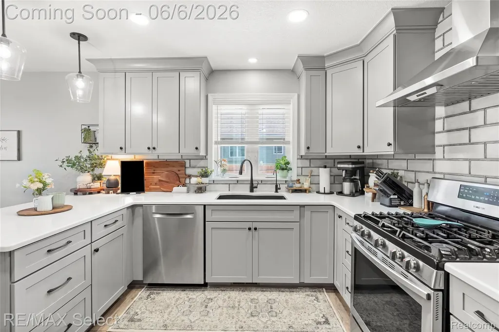 2288 Lost Creek Drive Clayton Charter Township MI 48433
