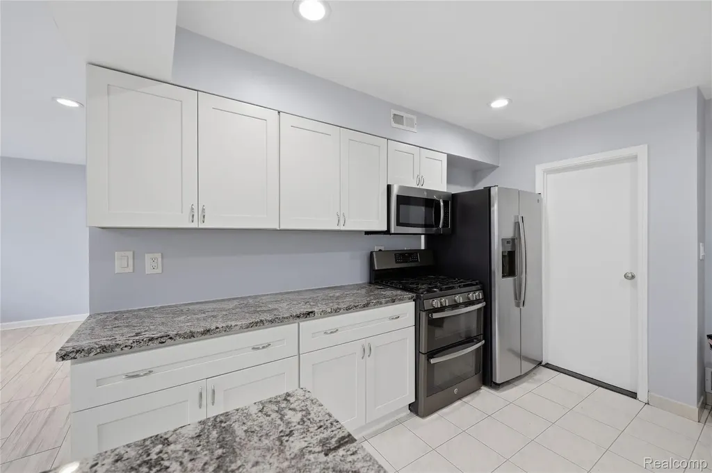 30746 Brush Street Madison Heights City MI 48071