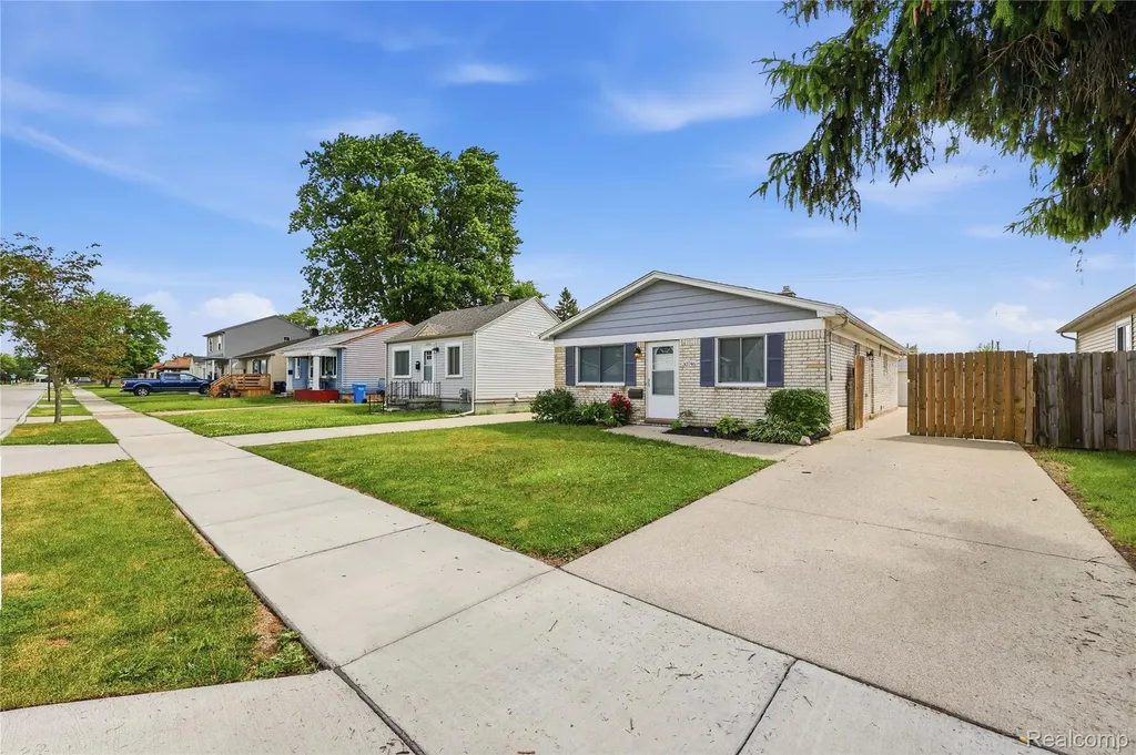30746 Brush Street Madison Heights City MI 48071