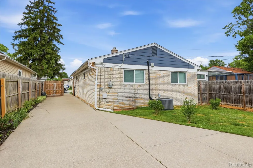 30746 Brush Street Madison Heights City MI 48071