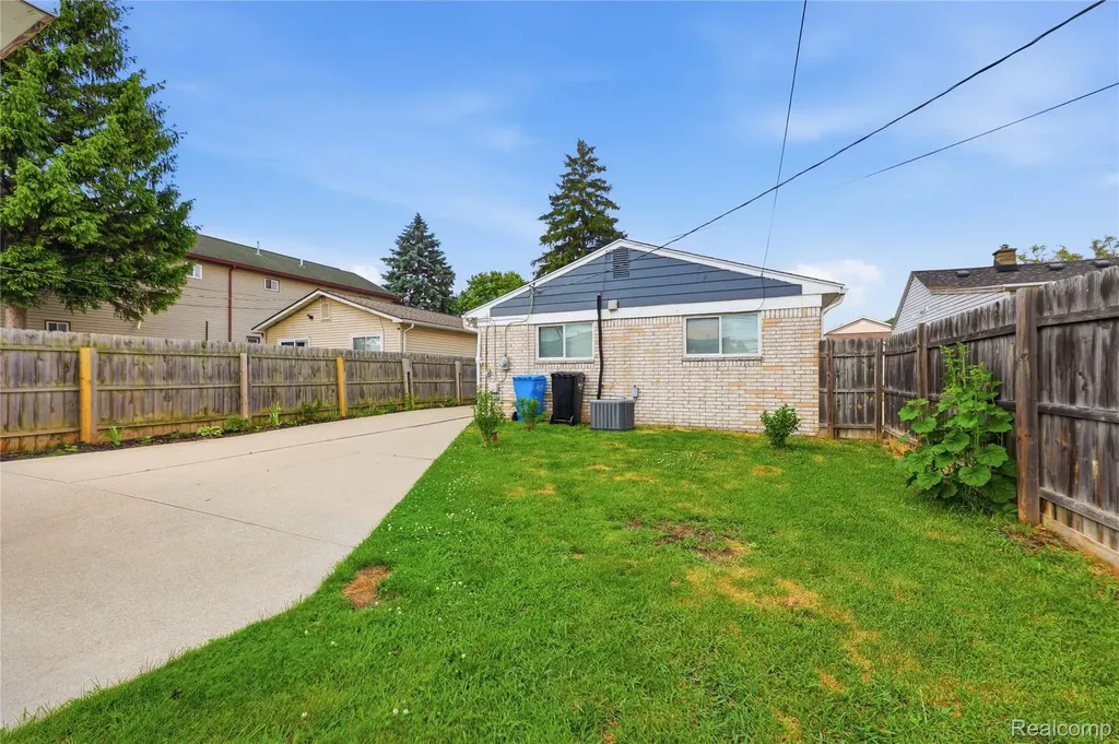 30746 Brush Street Madison Heights City MI 48071