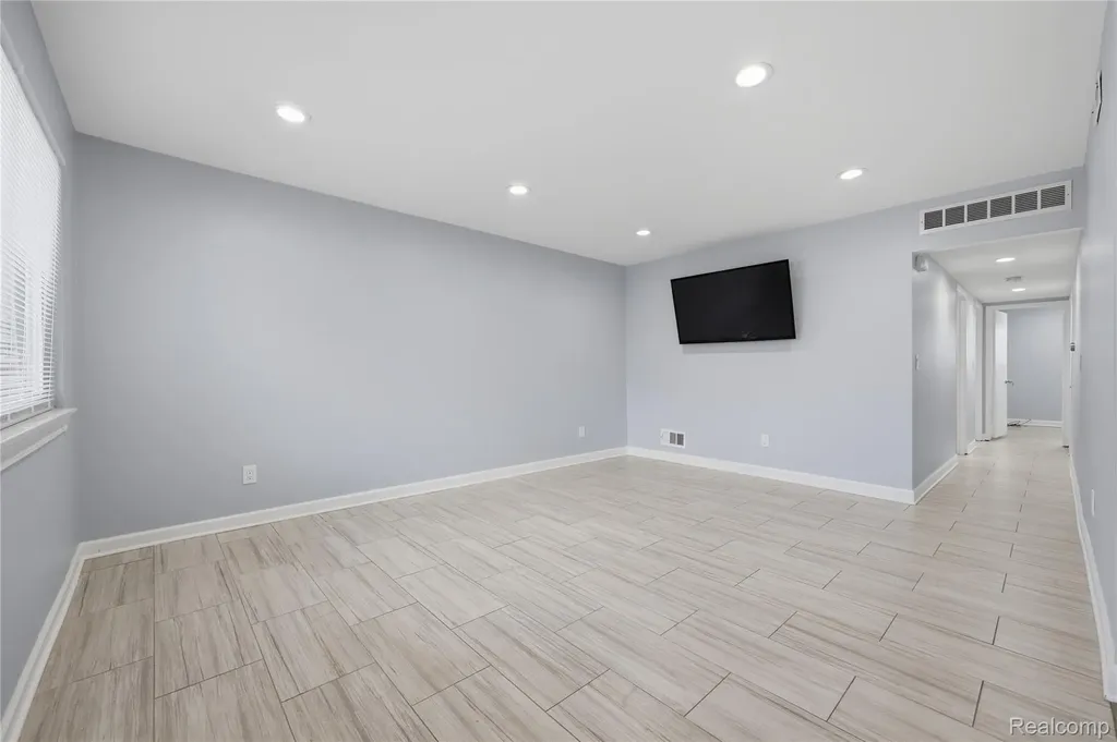 30746 Brush Street Madison Heights City MI 48071