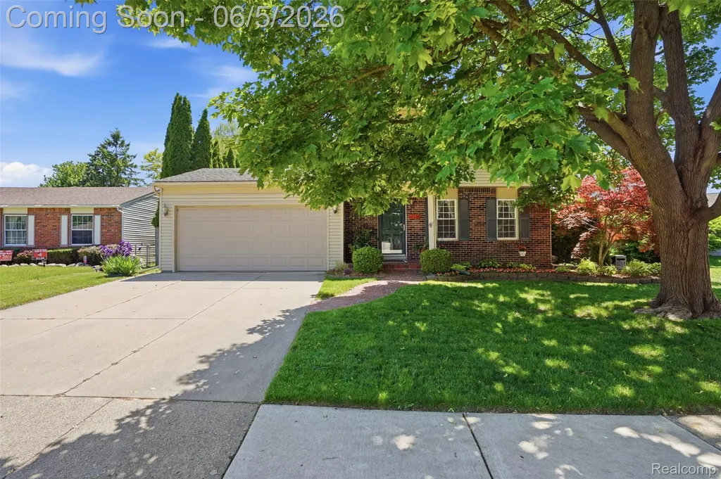 16128 Touraine Drive Clinton Charter Township MI 48038