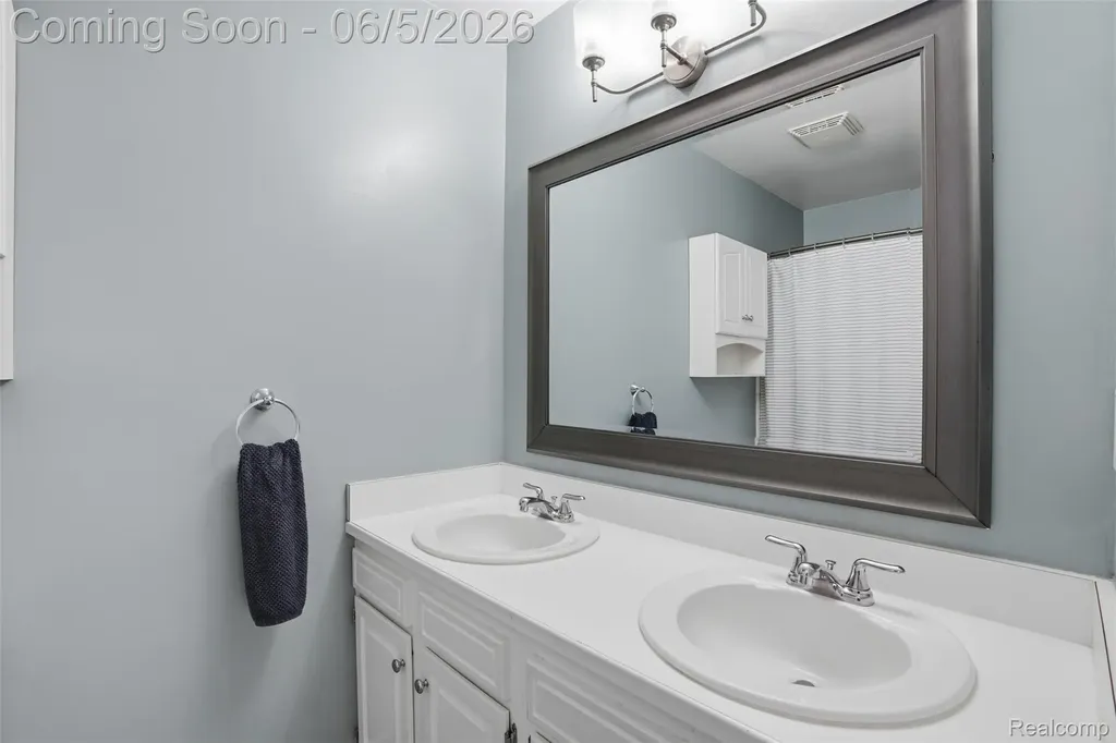 16128 Touraine Drive Clinton Charter Township MI 48038