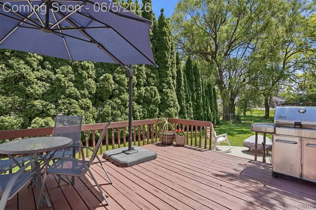 16128 Touraine Drive Clinton Charter Township MI 48038