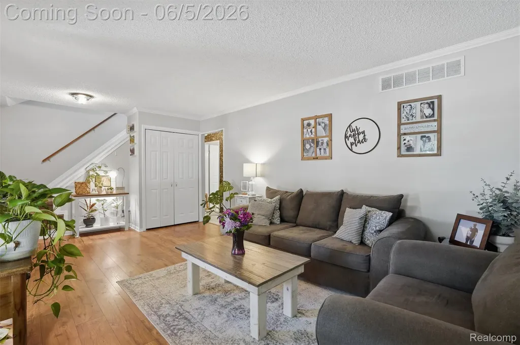 16128 Touraine Drive Clinton Charter Township MI 48038
