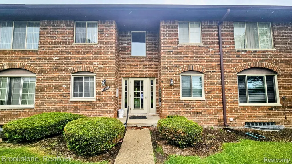 19601 W 12 Mile Road Southfield City MI 48076