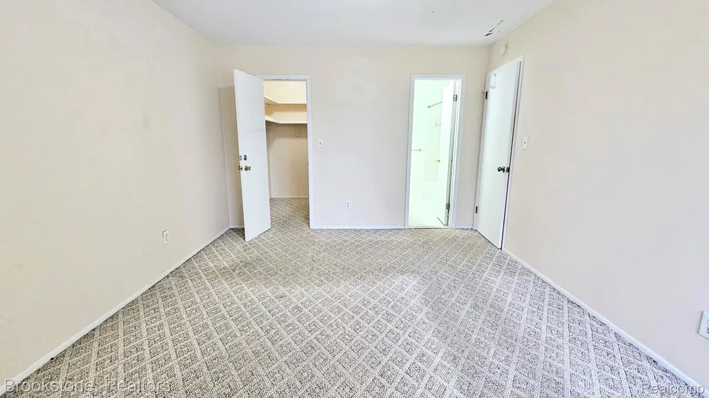 19601 W 12 Mile Road Southfield City MI 48076