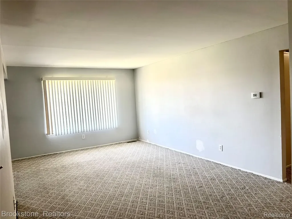 19601 W 12 Mile Road Southfield City MI 48076