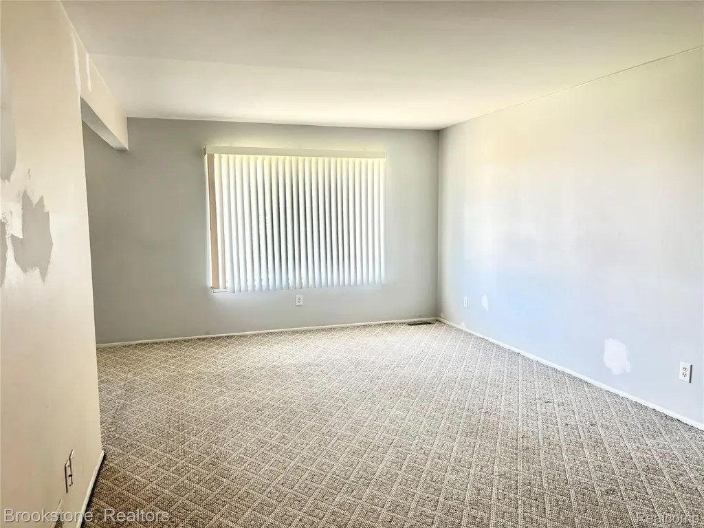 19601 W 12 Mile Road Southfield City MI 48076