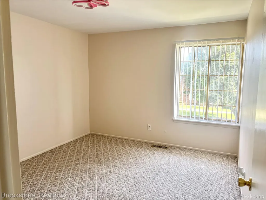 19601 W 12 Mile Road Southfield City MI 48076