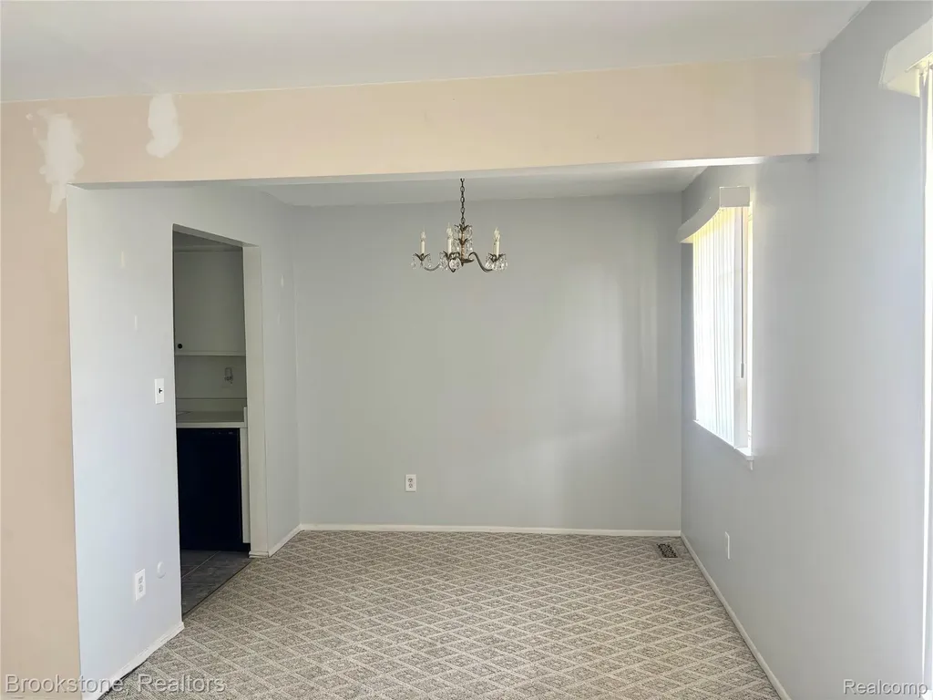 19601 W 12 Mile Road Southfield City MI 48076