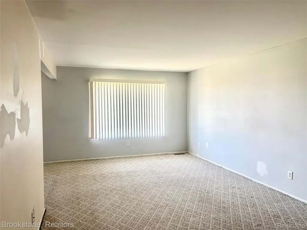 19601 W 12 Mile Road Southfield City MI 48076