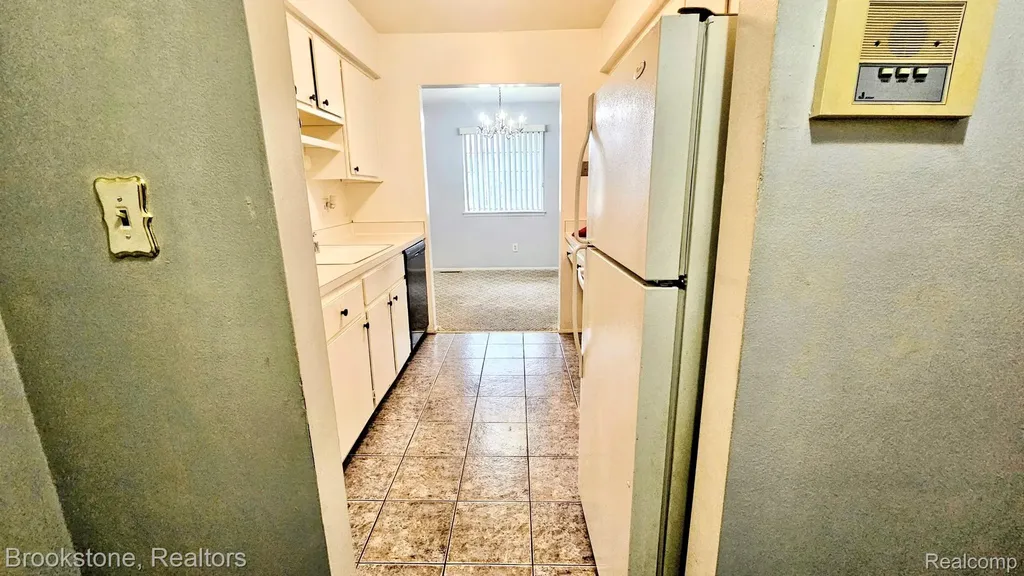 19601 W 12 Mile Road Southfield City MI 48076