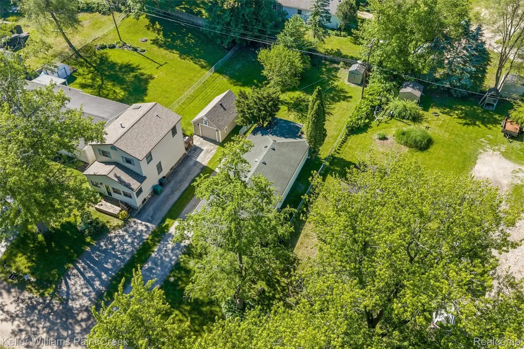 2742 Campers Drive Highland Charter Township MI 48356