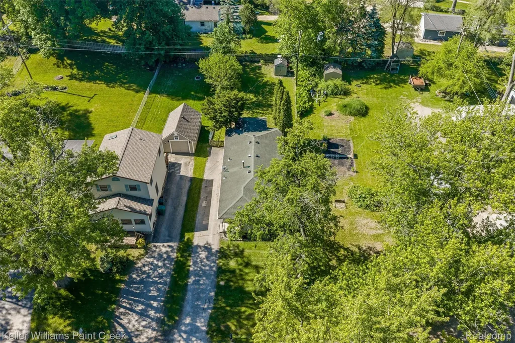 2742 Campers Drive Highland Charter Township MI 48356
